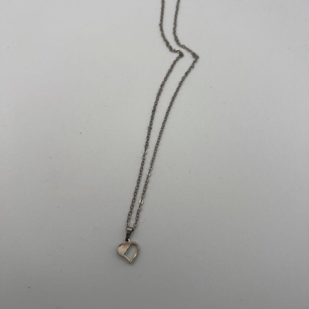 Silver Dainty Heart Pendant Necklace