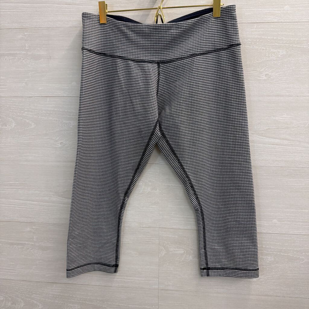 Lululemon Navy/ White Print Cropped Leggings 10