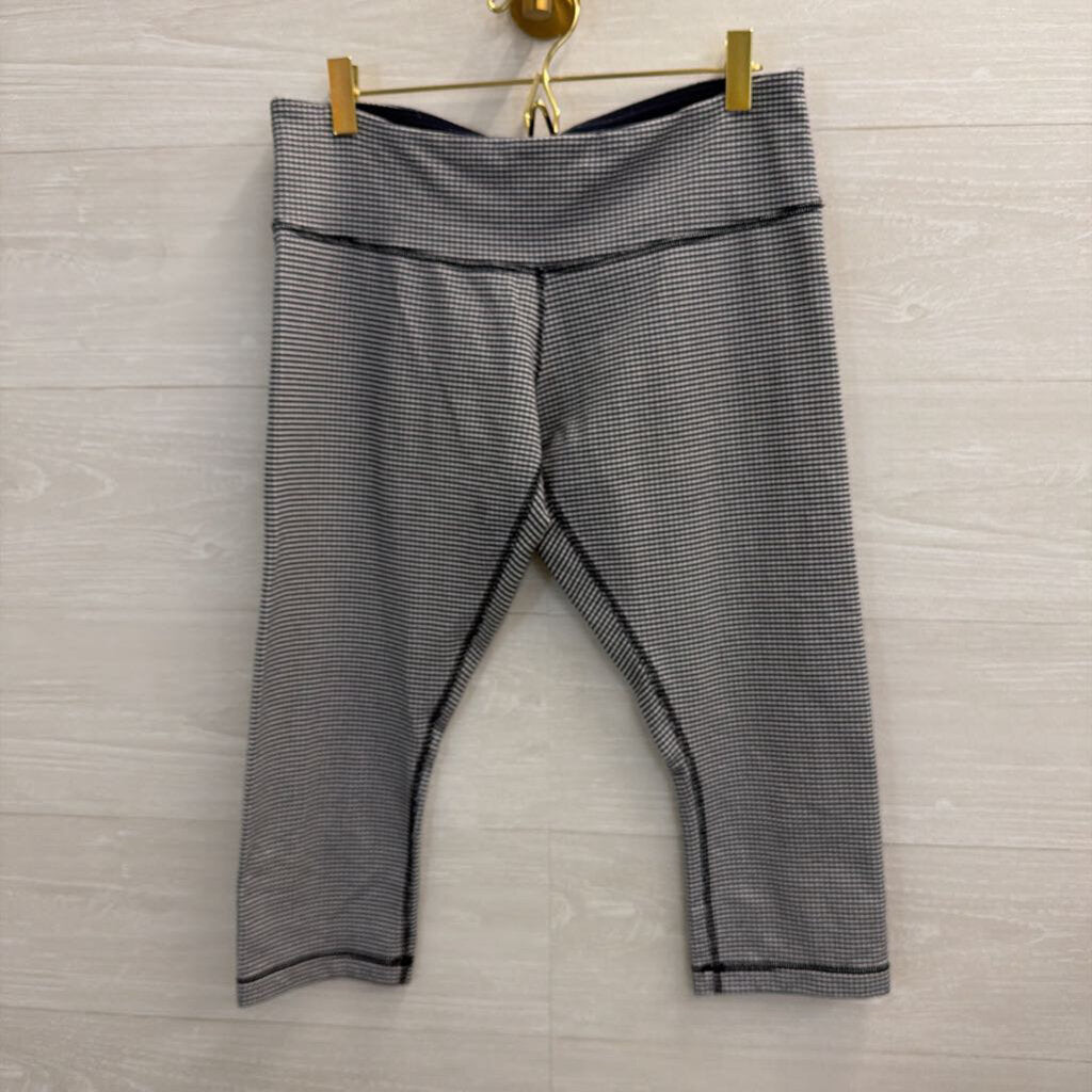 Lululemon Navy/ White Print Cropped Leggings 10