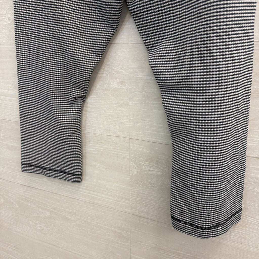 Lululemon Navy/ White Print Cropped Leggings 10