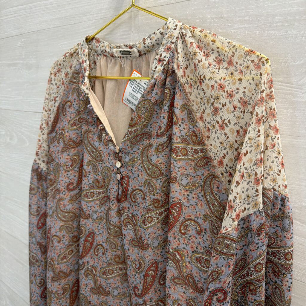 Gimmicks Beige/ Multi Print Long Sleeve Top Small