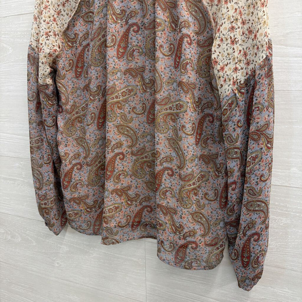 Gimmicks Beige/ Multi Print Long Sleeve Top Small