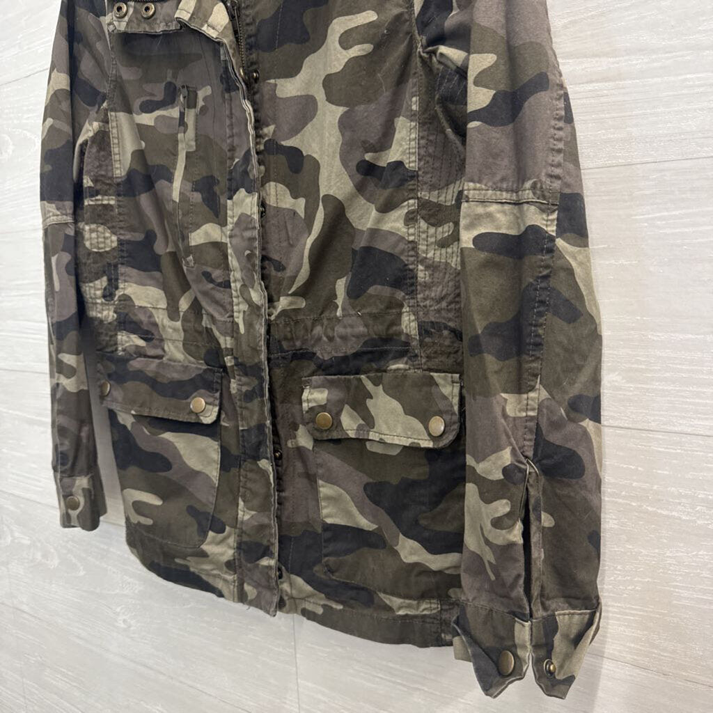 Love Tree Green Camo Print Lightweight Jacket Large