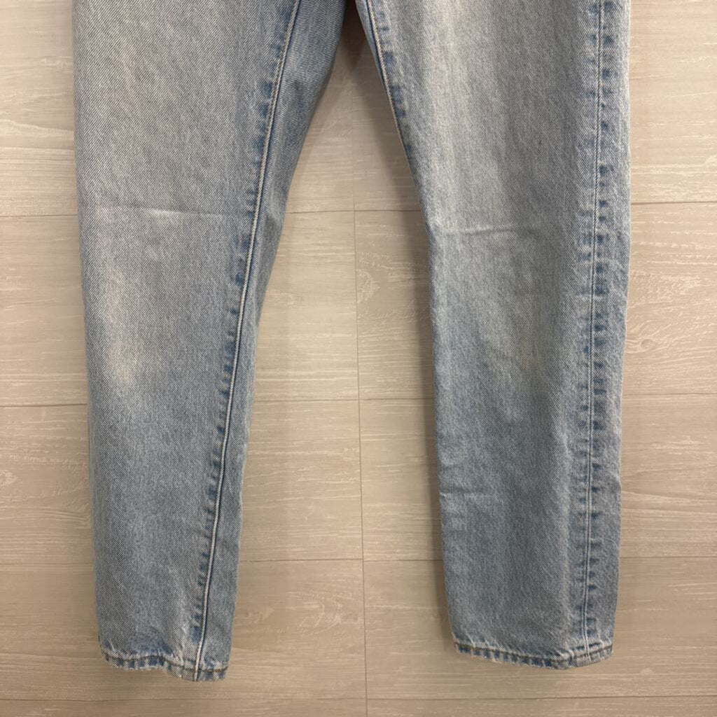 Levi Light Wash Straight Leg Jeans 23