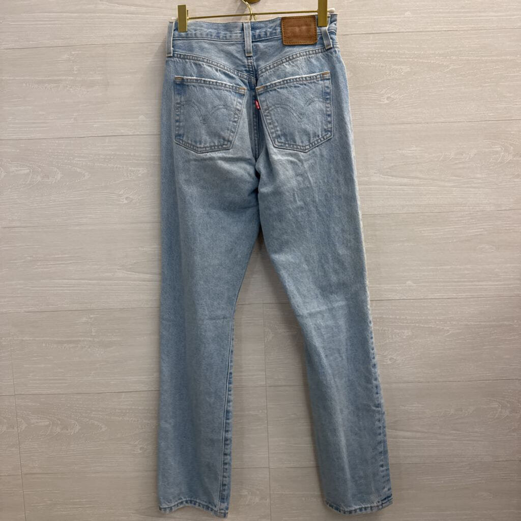 Levi Light Wash Straight Leg Jeans 23