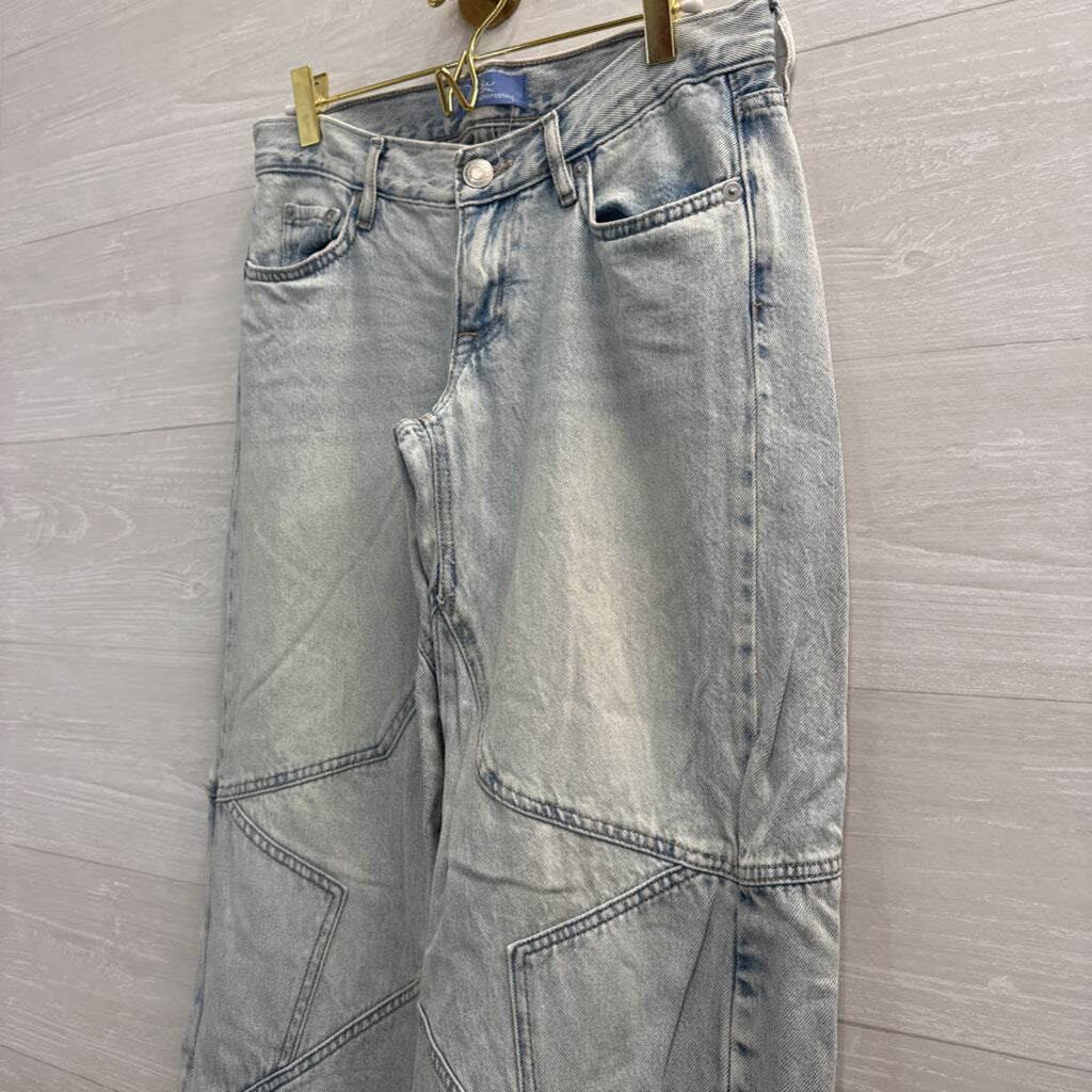 Demetria for Aeropostale Light Wash Wide Leg Jeans 2 Short