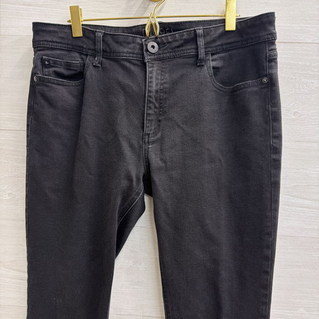 DL1961 Black Denim Florence Studded Hem Pants 31