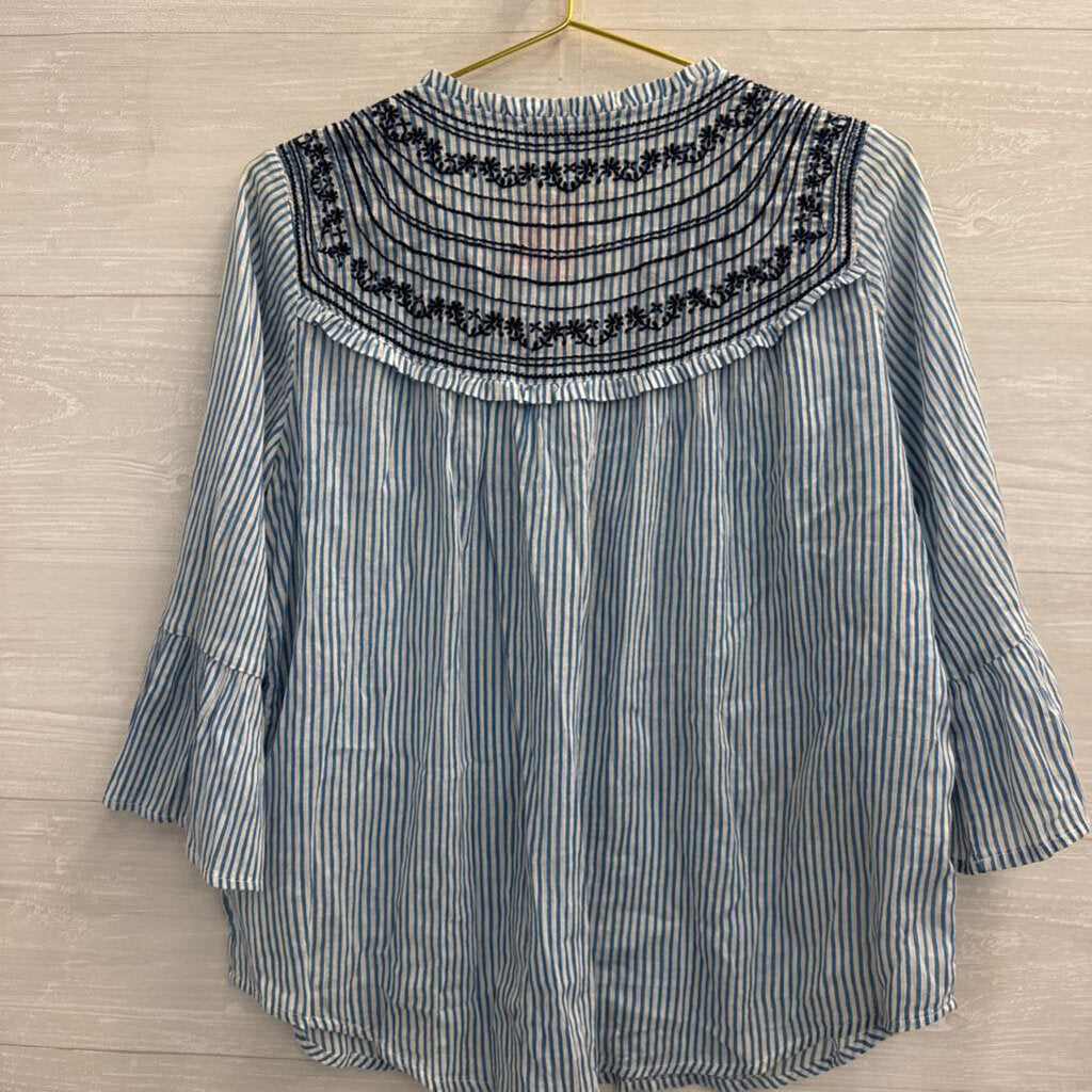 Abercrombie and Fitch White/ Blue Striped Embroidered Long Sleeve Top Small
