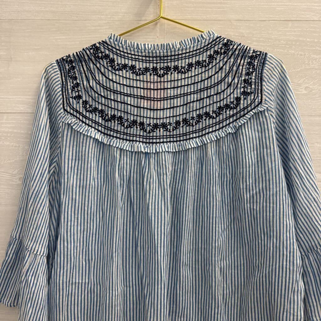 Abercrombie and Fitch White/ Blue Striped Embroidered Long Sleeve Top Small