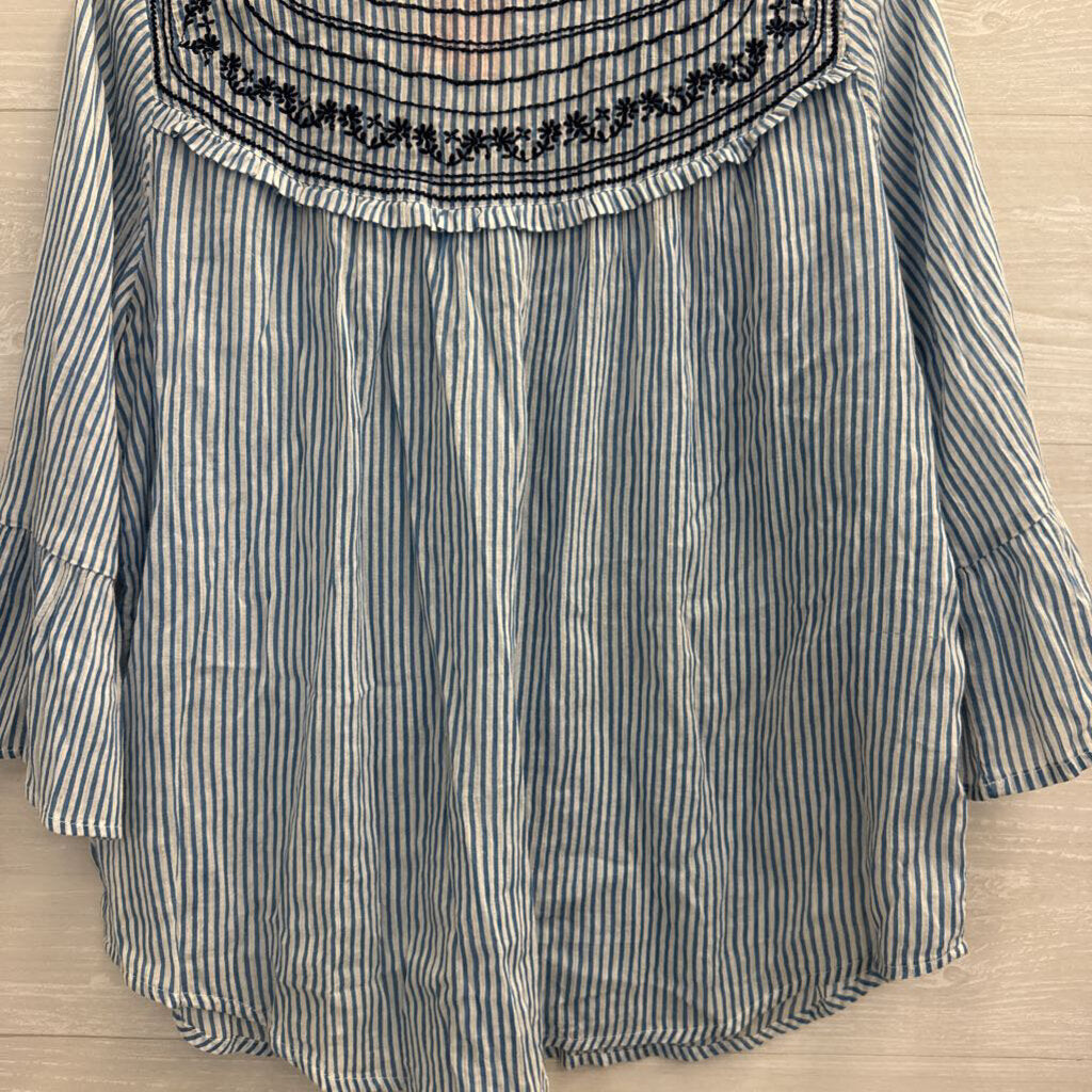 Abercrombie and Fitch White/ Blue Striped Embroidered Long Sleeve Top Small
