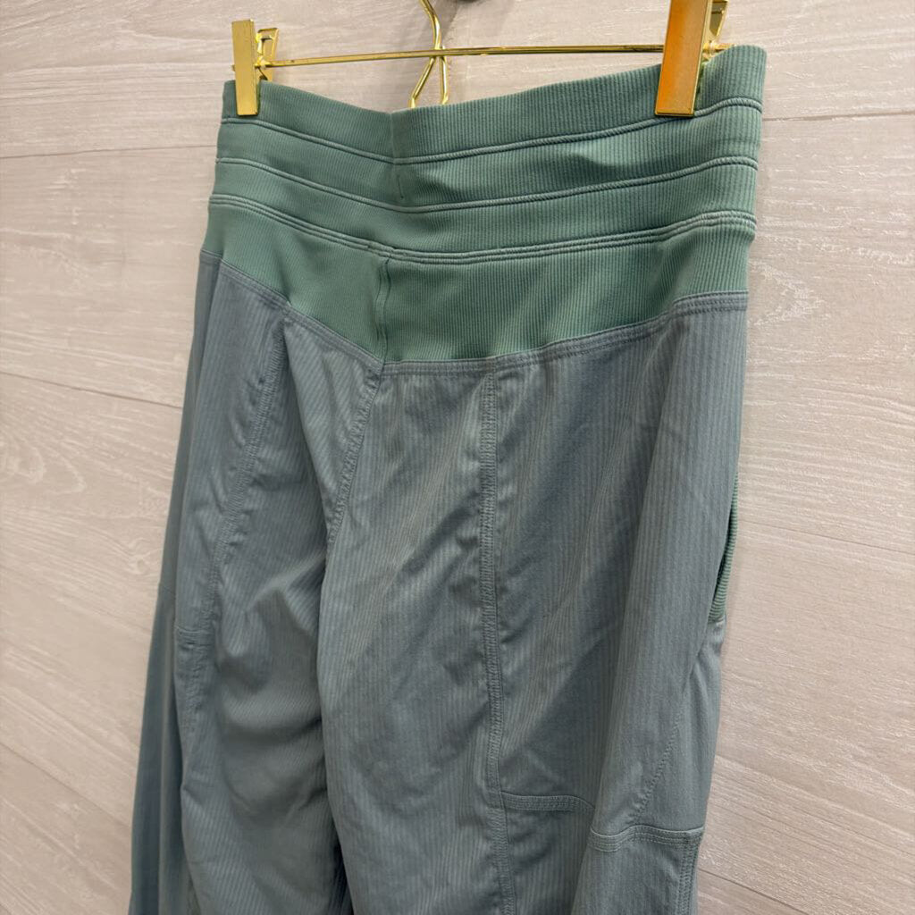 Lululemon Green Dance Studio Pants Small