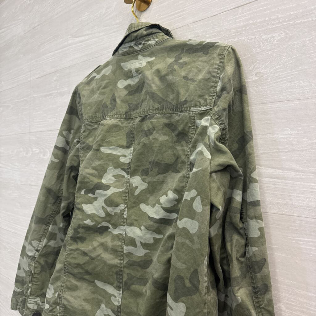 Gap Green Camo Print Shacket Large
