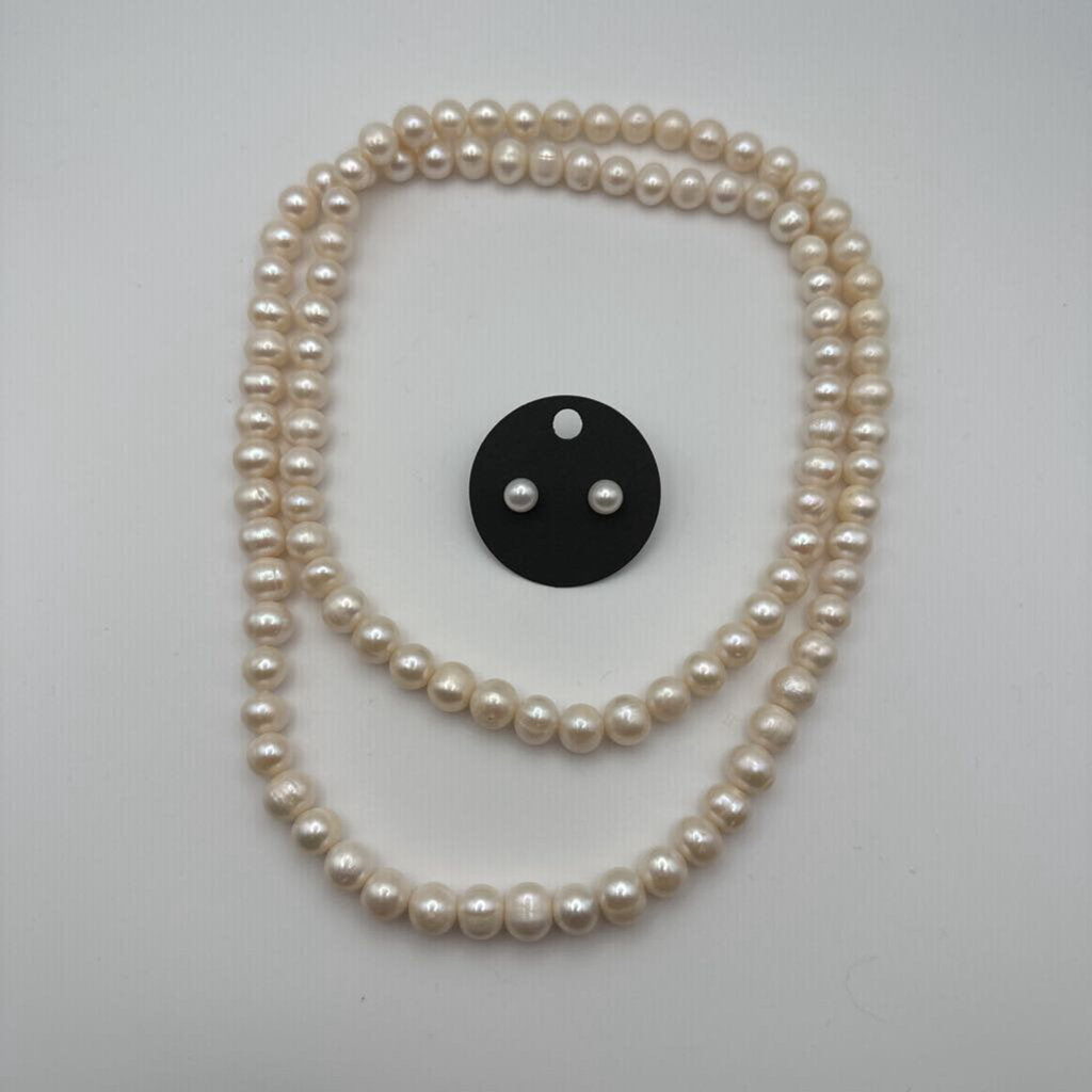 R.H. Macy & Co Freshwater Pearl Strand and Stud Earrings Set