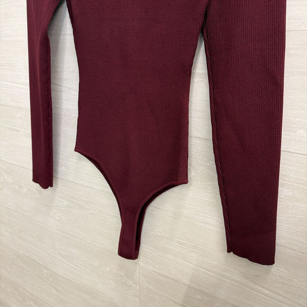ASTR Burgundy Ribbed Long Sleeve Bodysuit Large