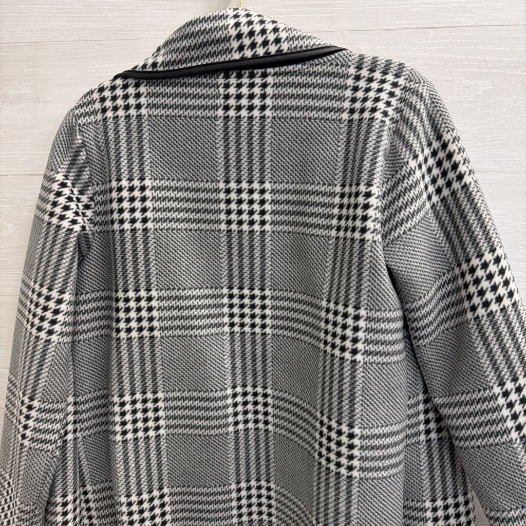 Ellen Reyes Black/ White Plaid Soft Fleece Jacket Large