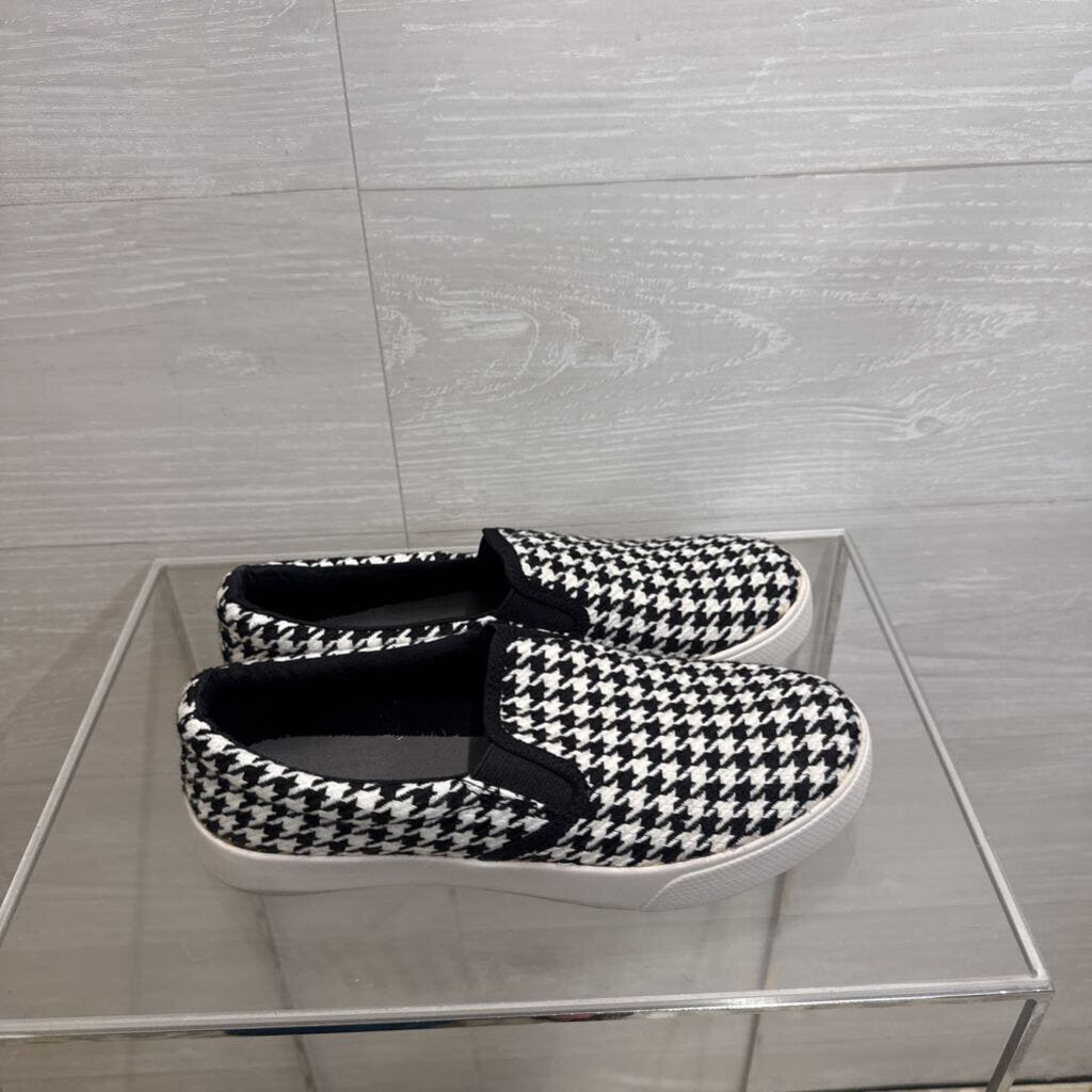 Arizona Jeans Black/ White Houdstooth Slip On Shoes 6