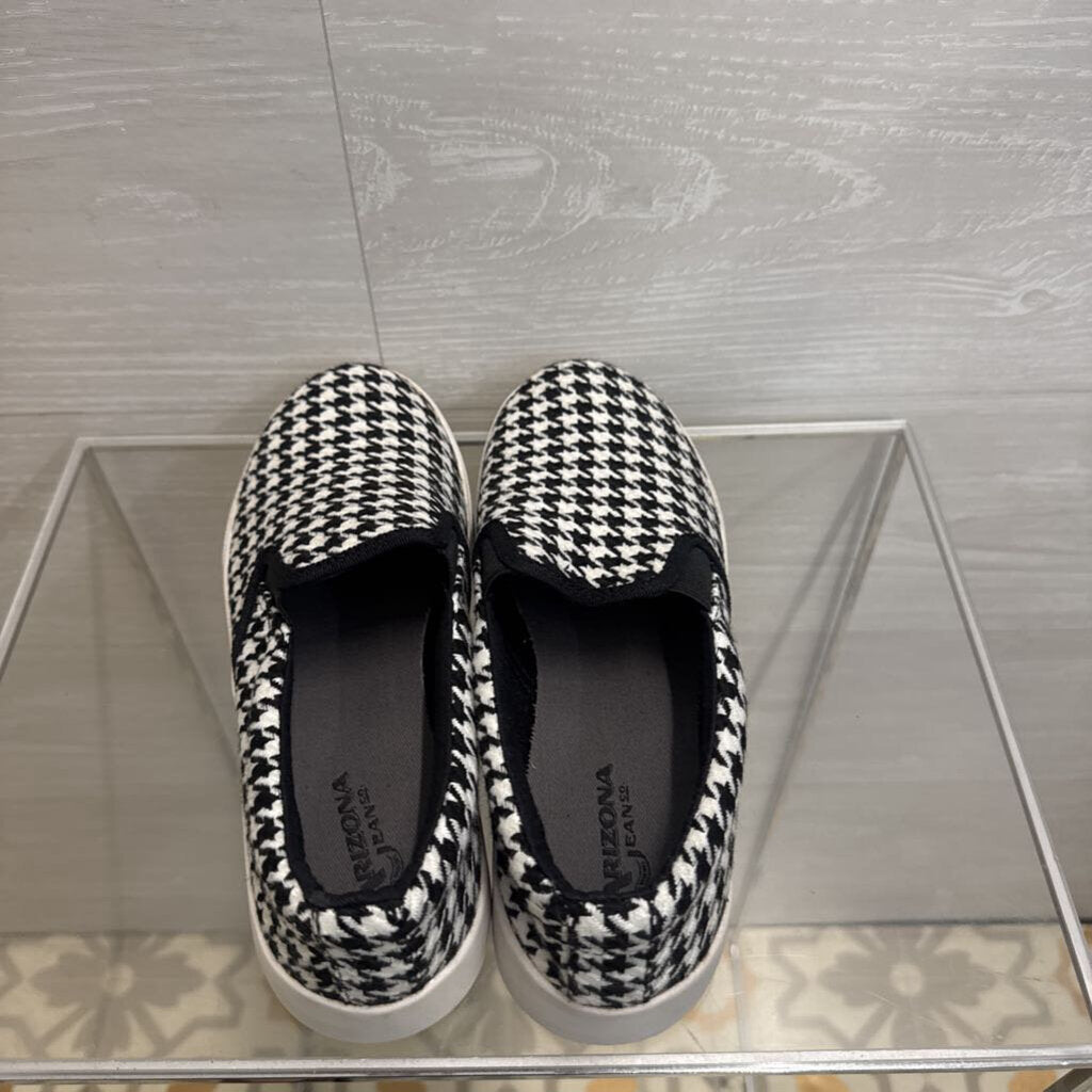 Arizona Jeans Black/ White Houdstooth Slip On Shoes 6