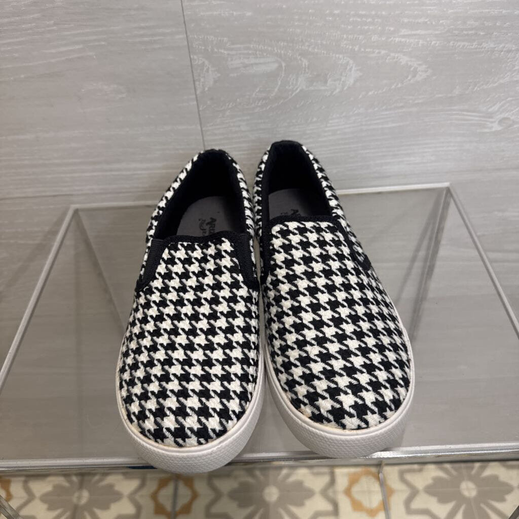 Arizona Jeans Black/ White Houdstooth Slip On Shoes 6