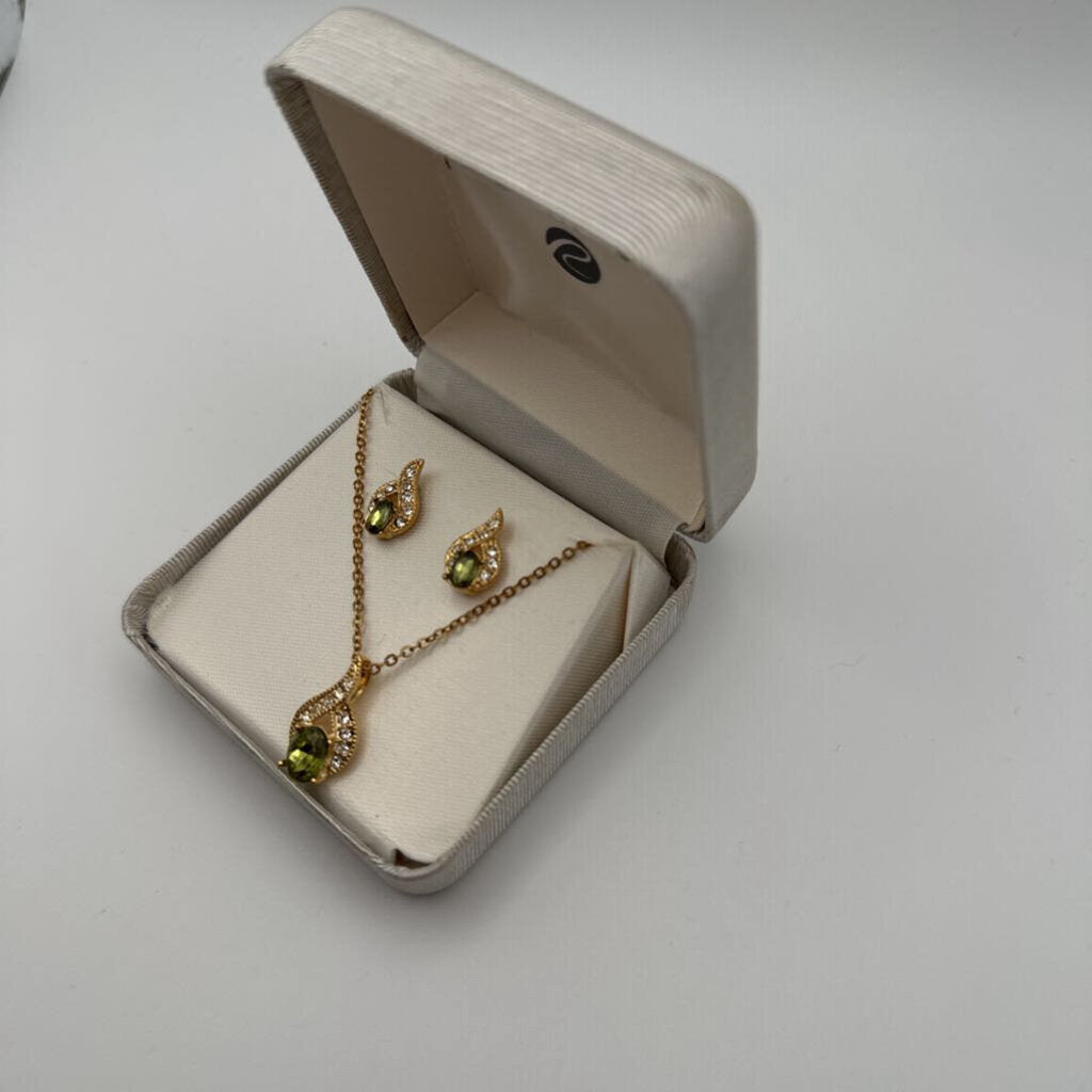 Gold/ Green Stone Necklace/ Earrings Set