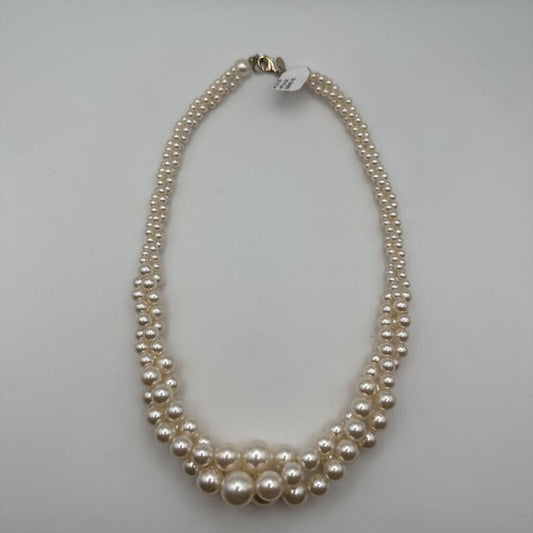 Twisted Faux Pearl Necklace