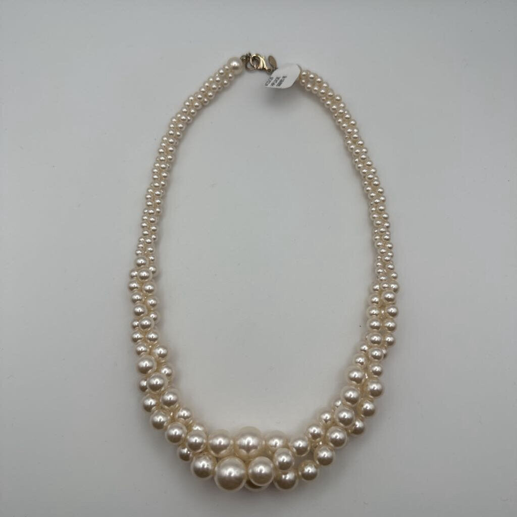 Twisted Faux Pearl Necklace