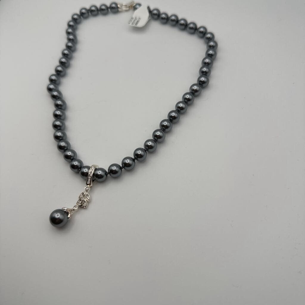 Grey Pearl Pendant Necklace
