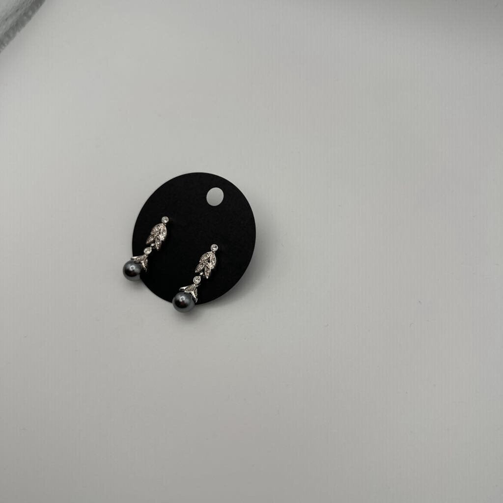 Silver/ Grey Pearl Drop Earrings