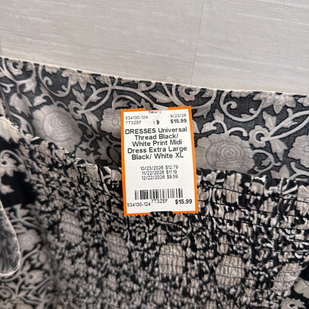 Black/ White Print Midi Dress Extra Large