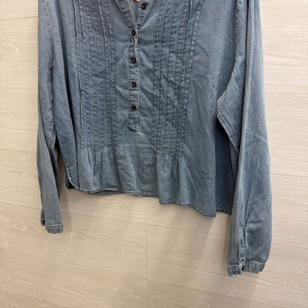 Natural Life Blue Chambray Long Sleeve Top Large