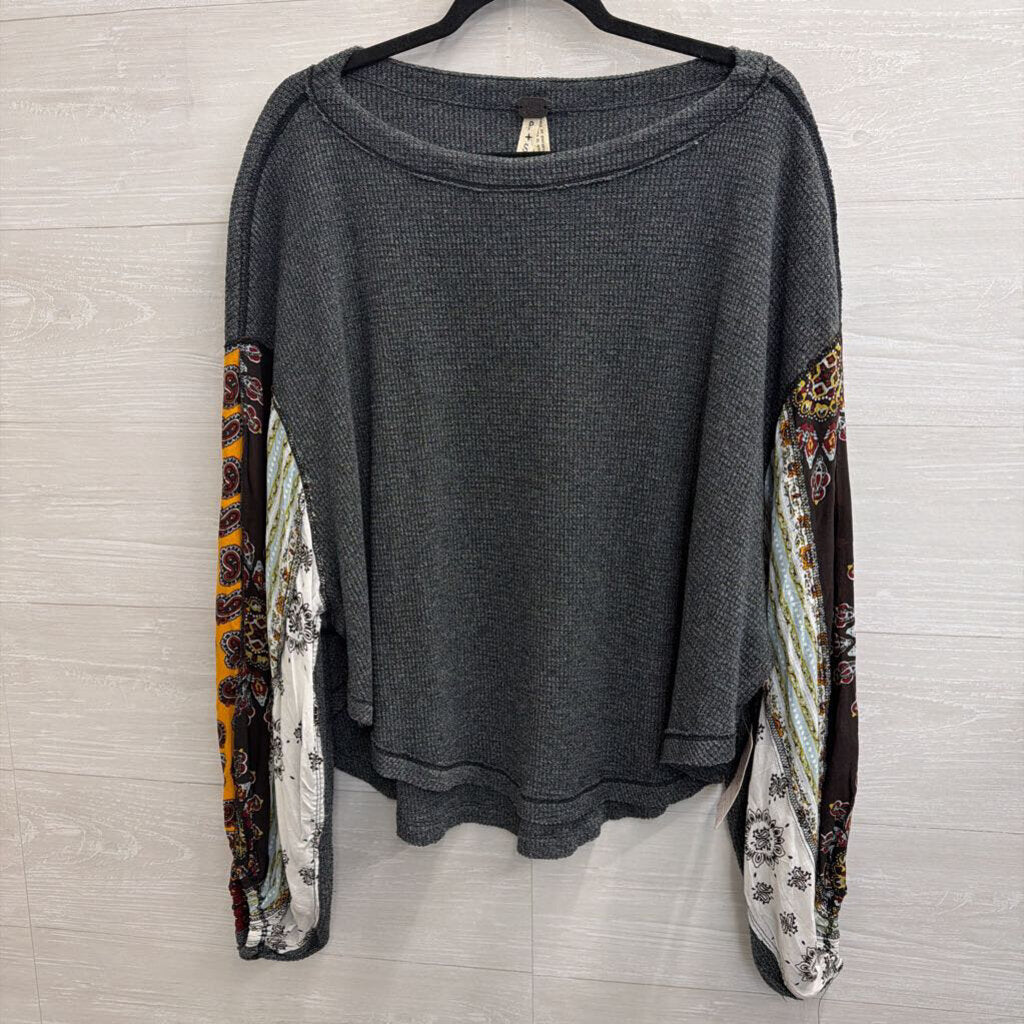 We The Free Grey Long Printed Sleeve Top Small
