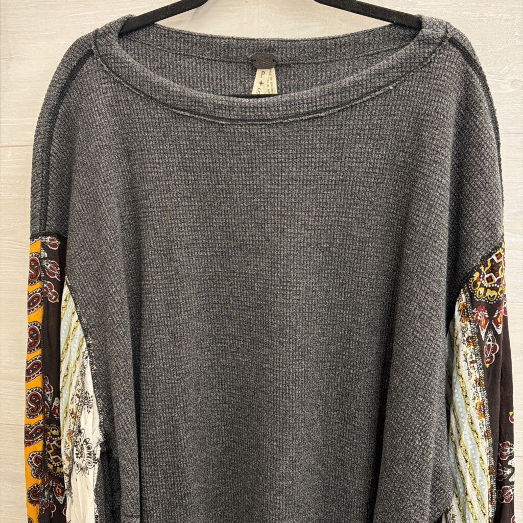 We The Free Grey Long Printed Sleeve Top Small