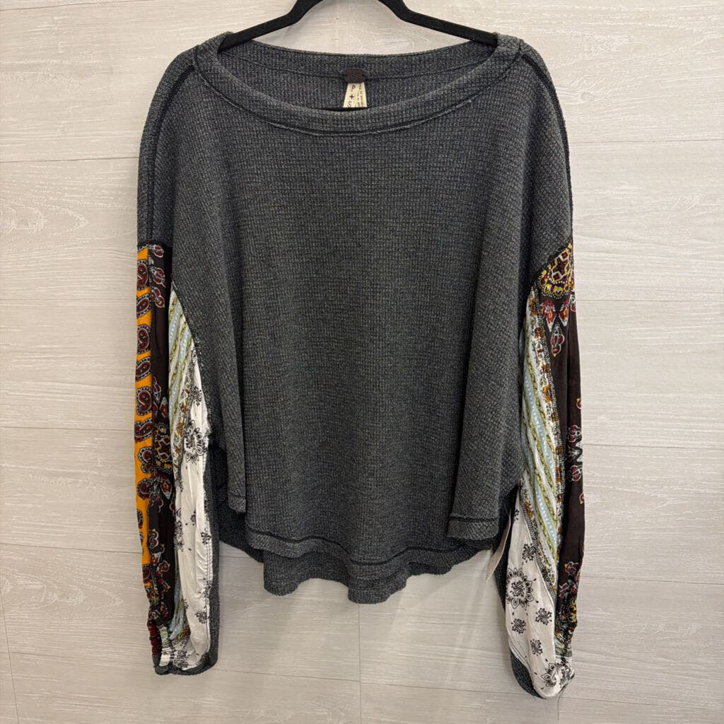 We The Free Grey Long Printed Sleeve Top Small