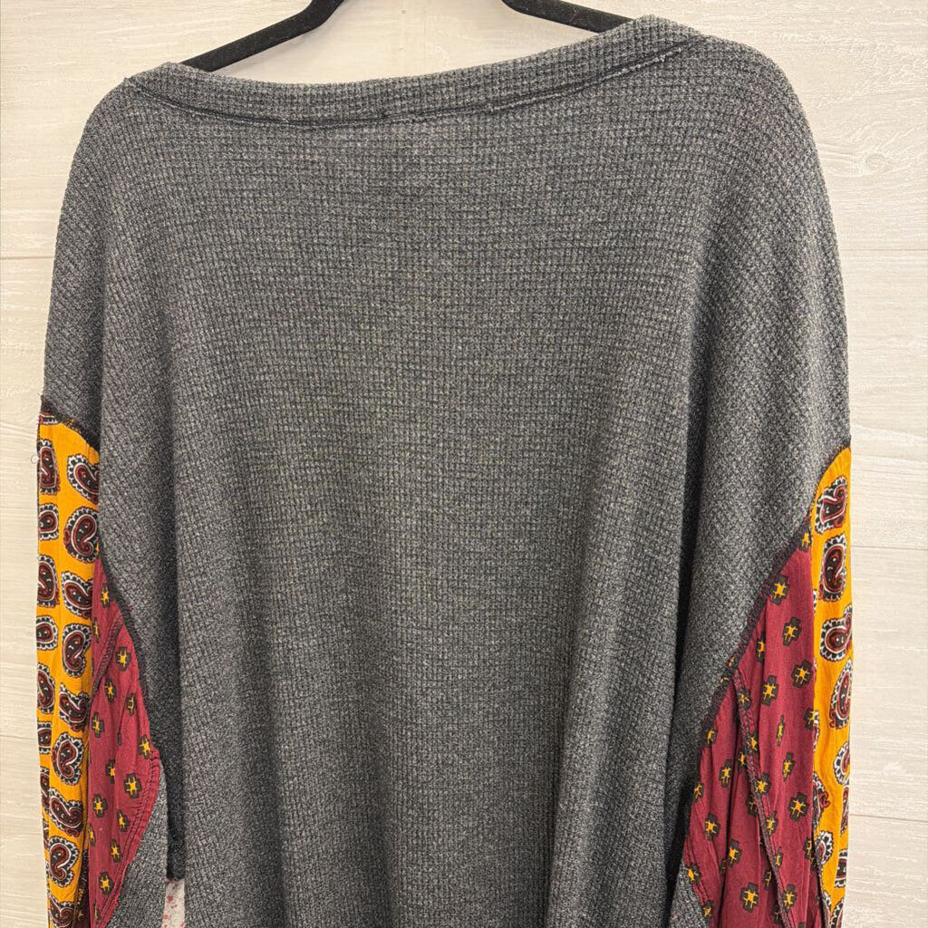 We The Free Grey Long Printed Sleeve Top Small