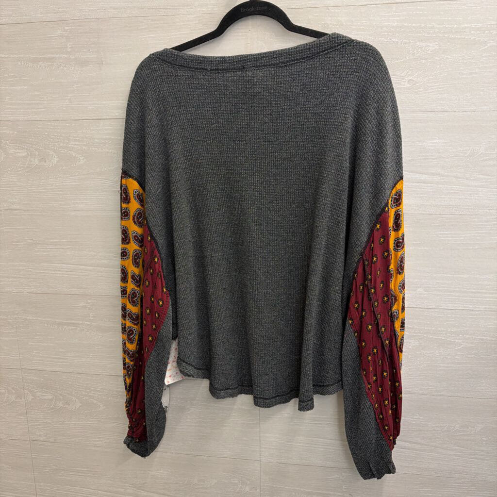 We The Free Grey Long Printed Sleeve Top Small