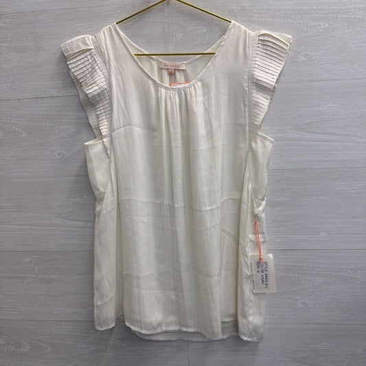Skies are Blue White Pleated Short Sleeve Top Small