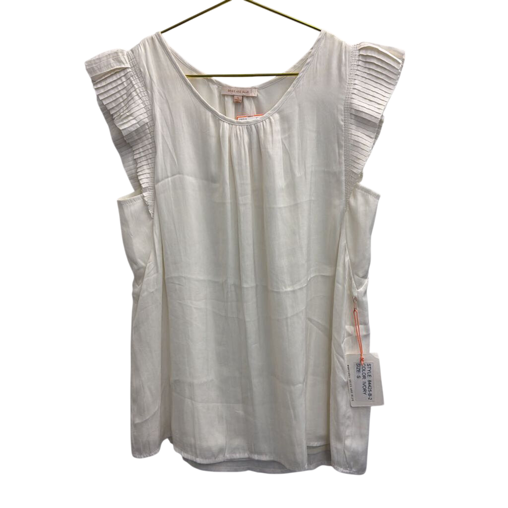 Skies are Blue White Pleated Short Sleeve Top Small