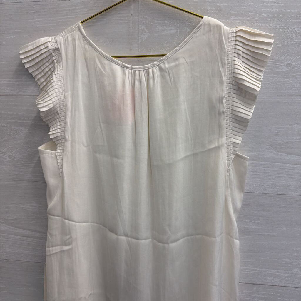 Skies are Blue White Pleated Short Sleeve Top Small
