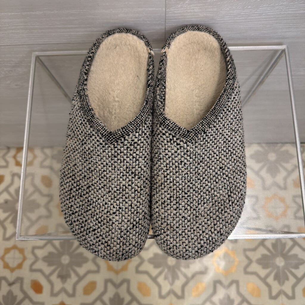 Rothy's Black/ White Textured Knit The Cozy Clogs 9