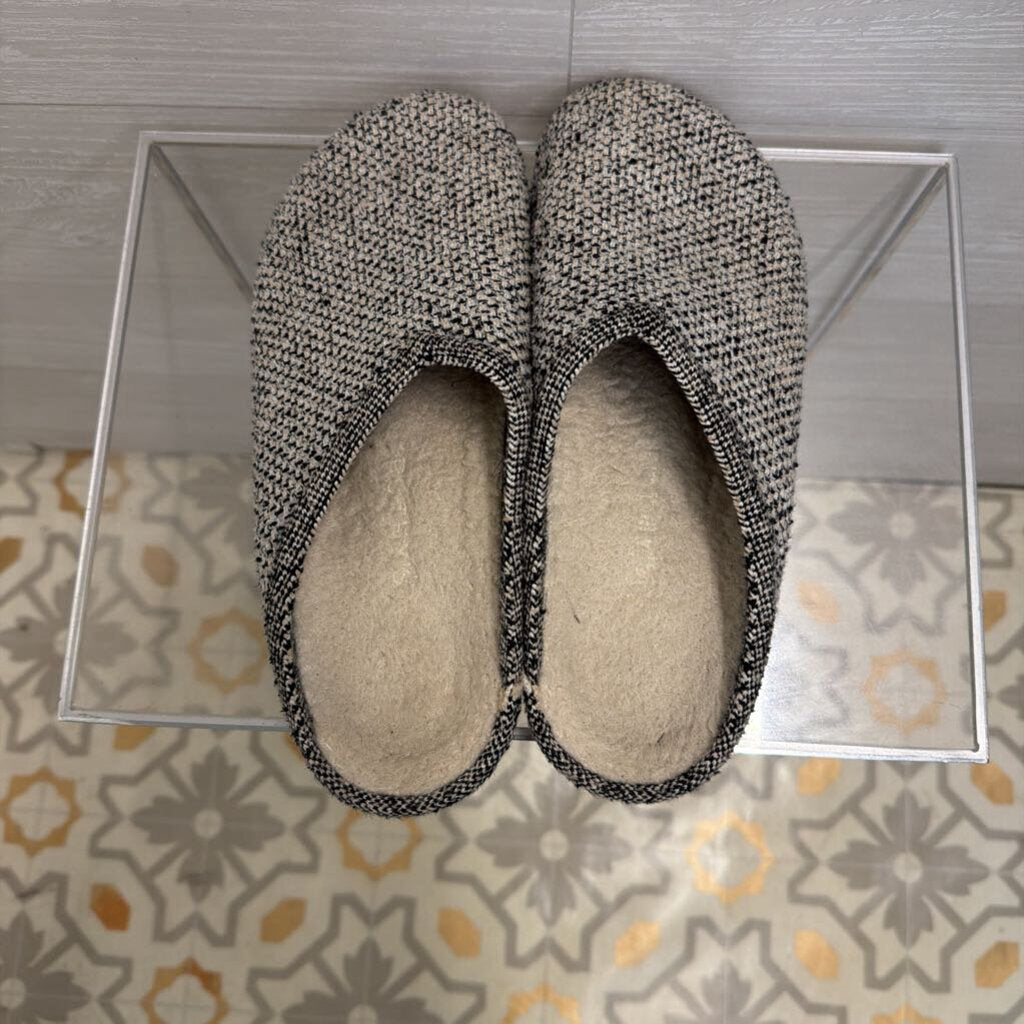 Rothy's Black/ White Textured Knit The Cozy Clogs 9