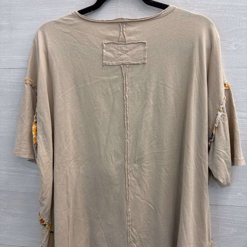 Easel Beige/ Multi Flower Print Short Sleeve Top Medium