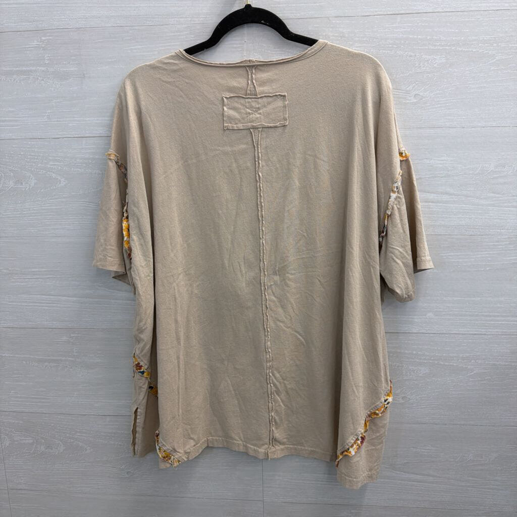 Easel Beige/ Multi Flower Print Short Sleeve Top Medium