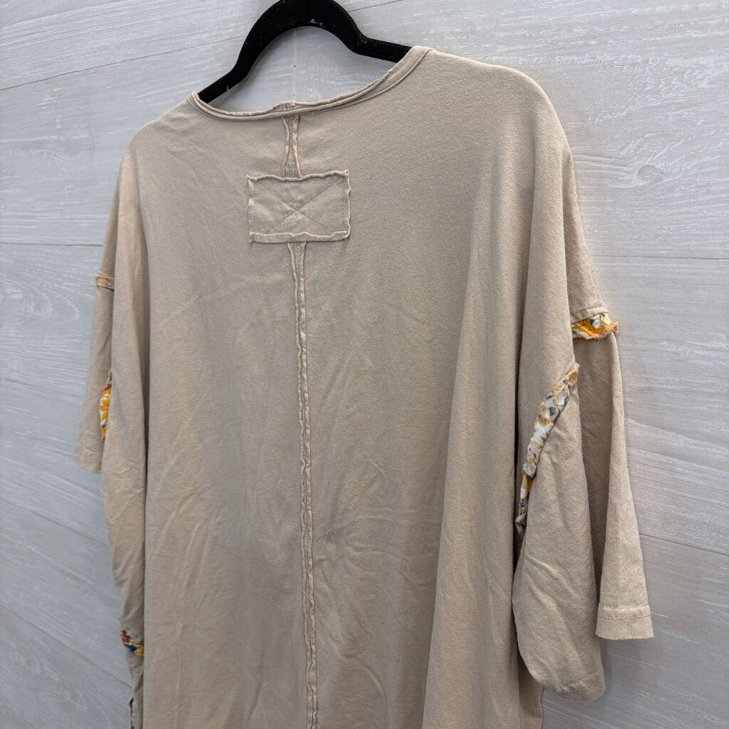 Easel Beige/ Multi Flower Print Short Sleeve Top Medium