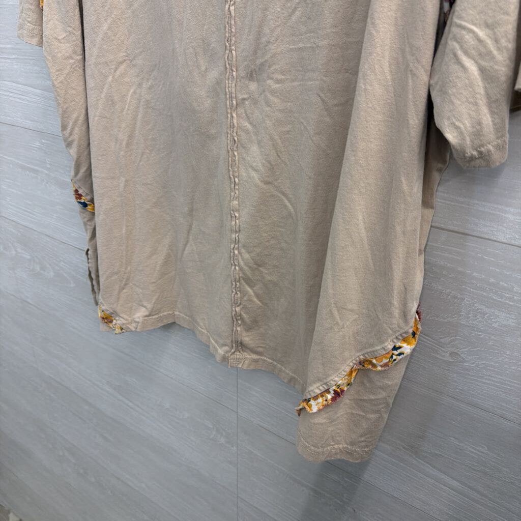Easel Beige/ Multi Flower Print Short Sleeve Top Medium