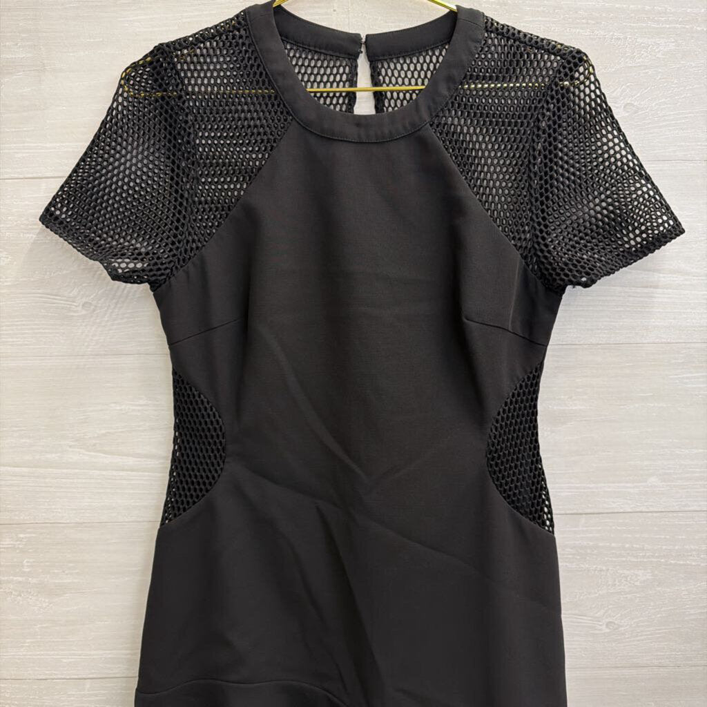 Adelyn Rae Black Circle Detail Short Sleeve Ruffle Hem Dress Small