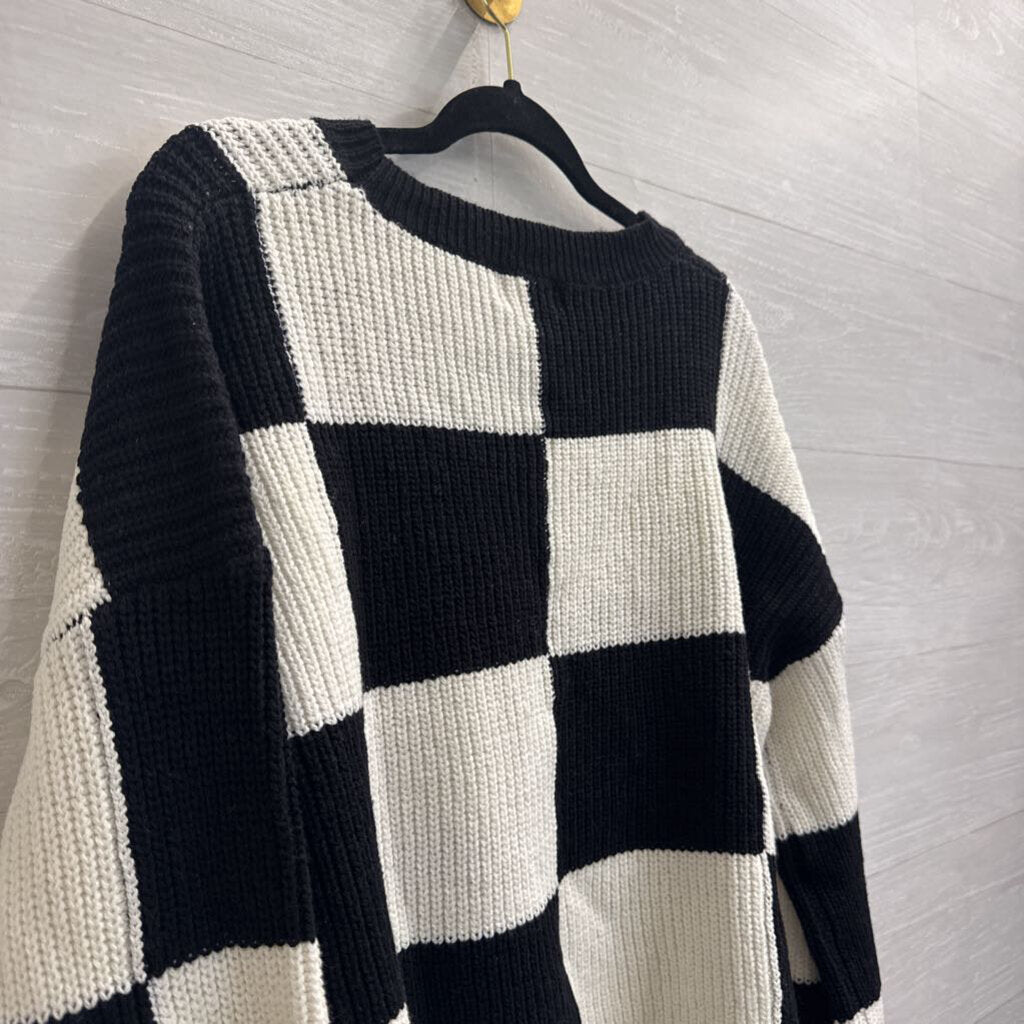 Adora Black/ White Checkered Knit Cropped Sweater Large