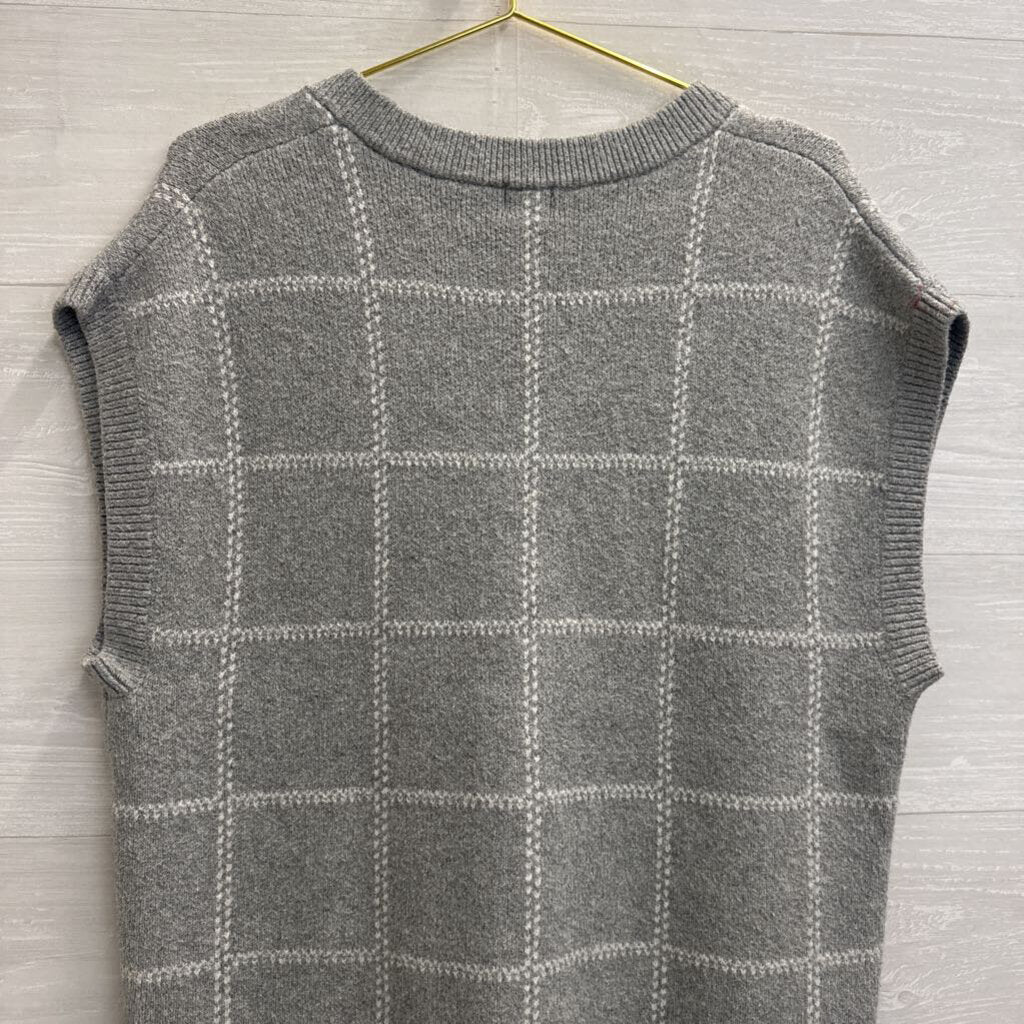 Grey/ White Knit Sleeveless Sweater Top Large