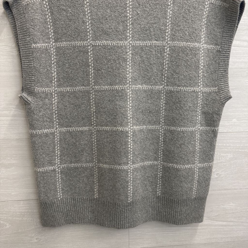Grey/ White Knit Sleeveless Sweater Top Large