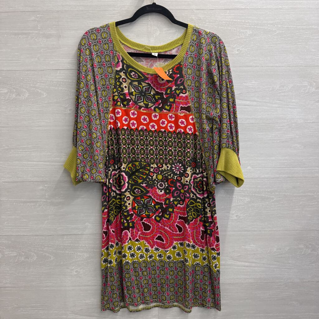 Green/ Multi Print Short Sleeve Shift Dress Medium