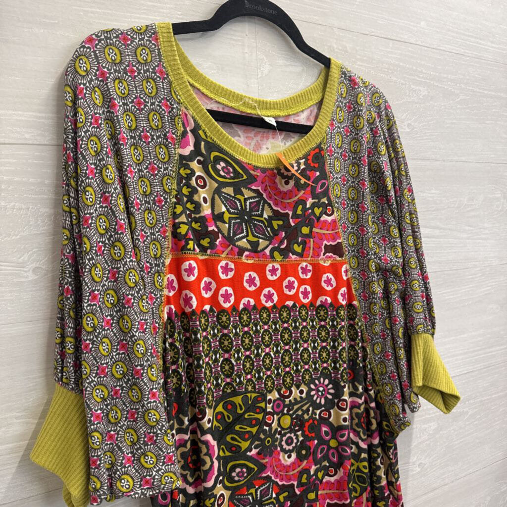Green/ Multi Print Short Sleeve Shift Dress Medium
