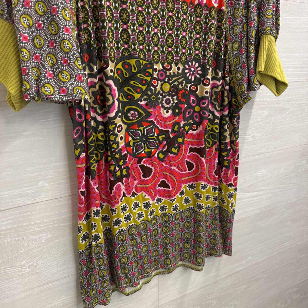 Green/ Multi Print Short Sleeve Shift Dress Medium